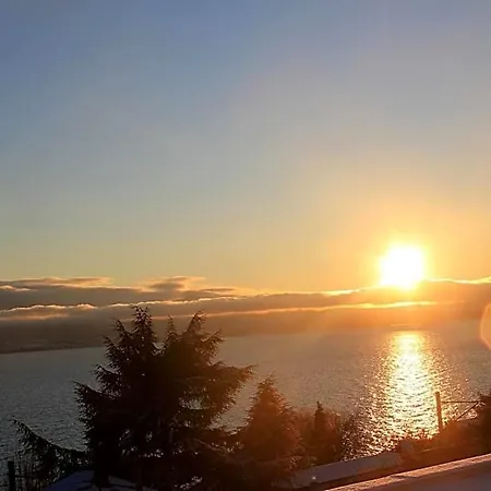 Lavaux Hotel 4*